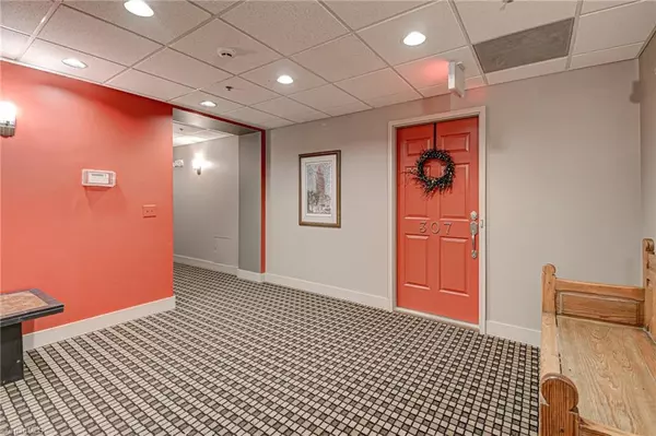 Winston Salem, NC 27101,411 S Marshall ST #307