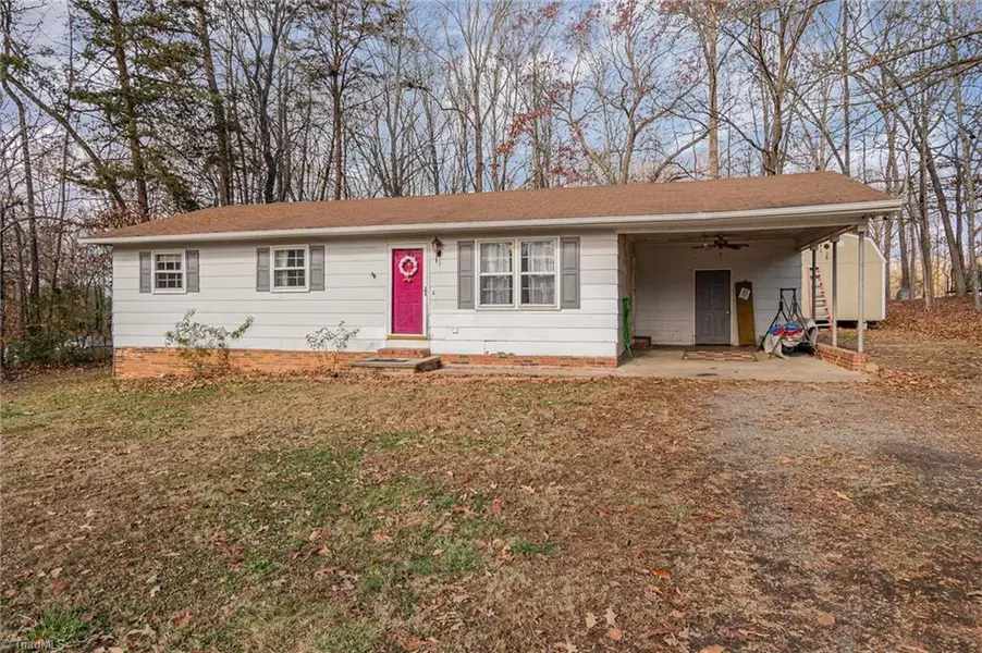 2808 Wishon RD, Yadkinville, NC 27055