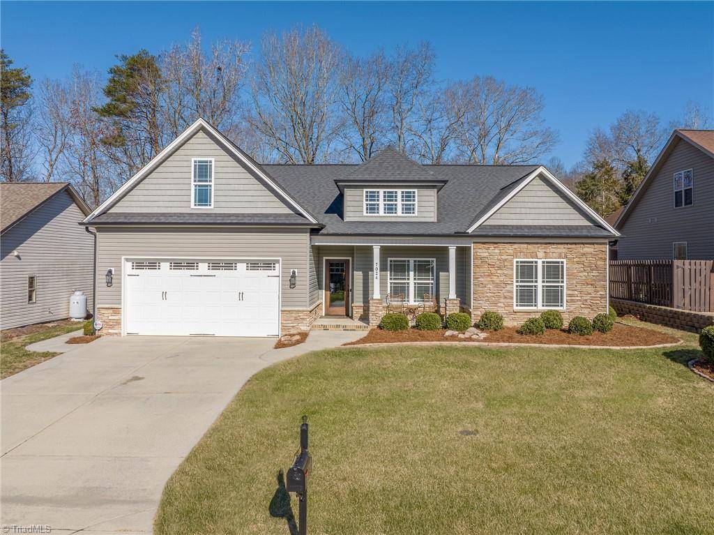 7024 Smokerise LN, Kernersville, NC 27284