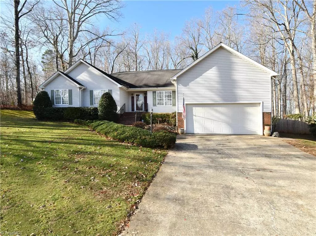 Summerfield, NC 27358,175 Cottonwood LN