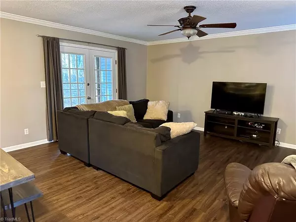 Oak Ridge, NC 27310,8616 Haw River RD