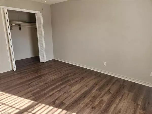 Winston Salem, NC 27104,3824 Country Club RD #K