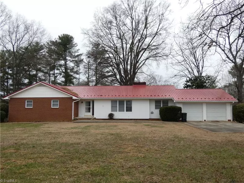 1524 Booger Swamp RD, Yadkinville, NC 27055