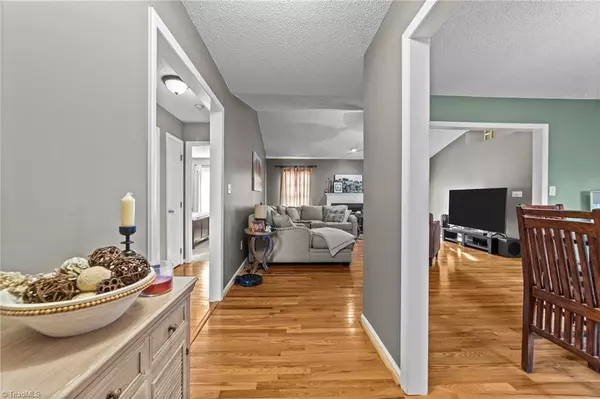 Jamestown, NC 27282,3008 Butterwood DR