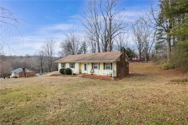 King, NC 27021,105 Hillside CT