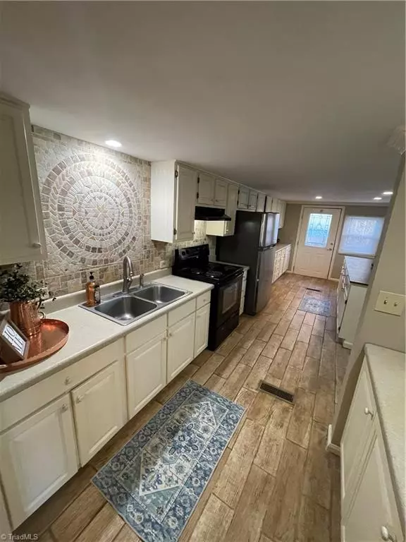 Rural Hall, NC 27045,8264 Whipporwill LN