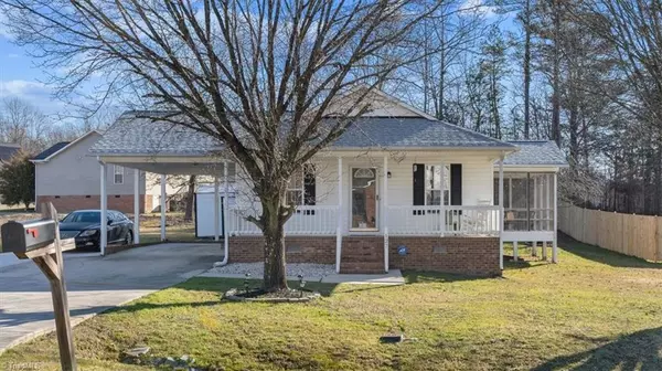 Thomasville, NC 27360,127 Pineywood ST