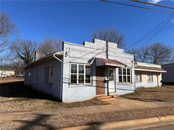 425 E Depot ST, Mocksville, NC 27028