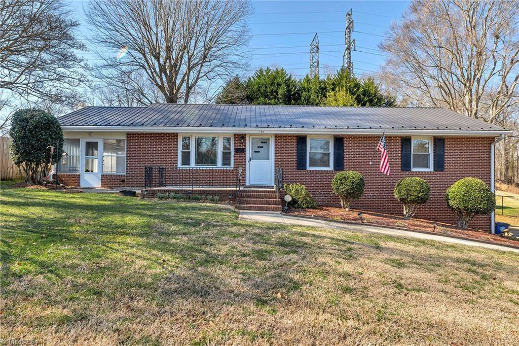 136 Queensbury RD, Winston Salem, NC 27104