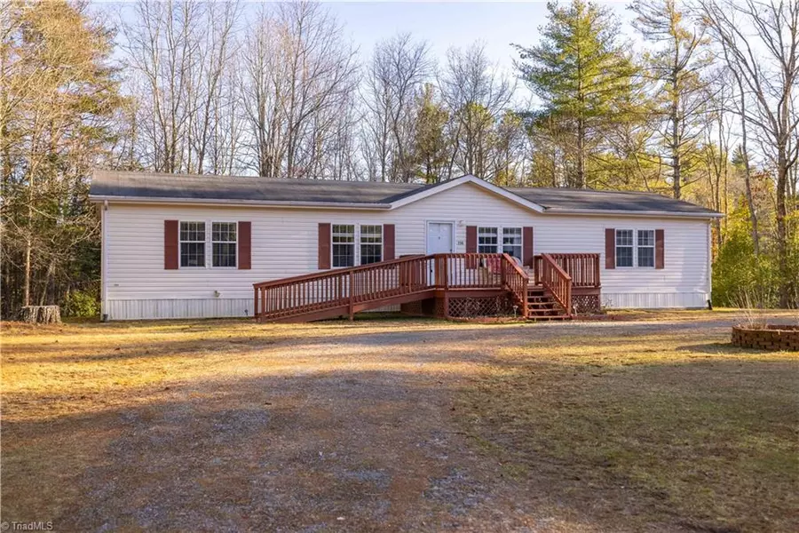 114 Royal Acres LN, Glade Valley, NC 28627