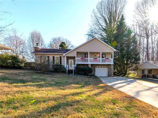 5032 Wrangler DR, Winston Salem, NC 27101