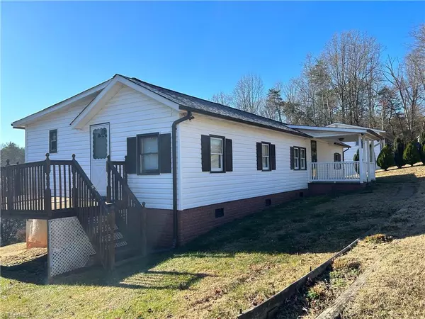 North Wilkesboro, NC 28659,288 Sandy Flats RD