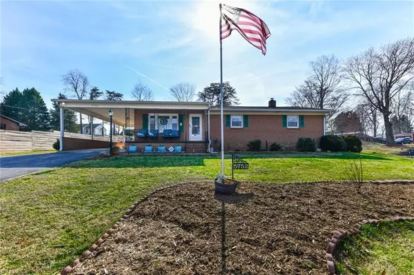 5752 Nylon DR,  Winston Salem,  NC 27105