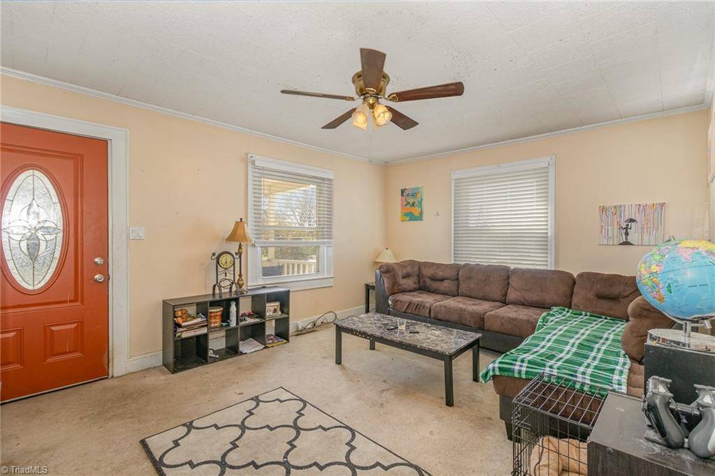 Burlington, NC 27215,219 Kernodle DR