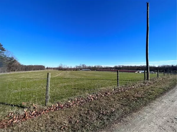 Hamptonville, NC 27020,5441 Crater RD