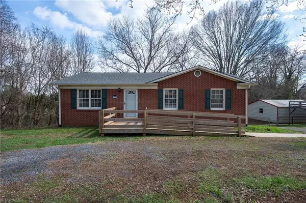 Mocksville, NC 27028,883 Milling RD