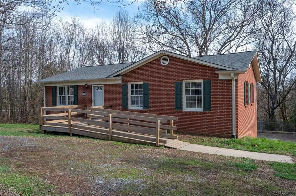 Mocksville, NC 27028,883 Milling RD