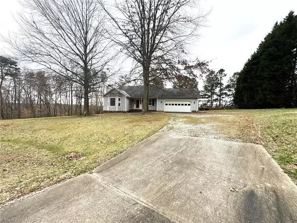 Madison, NC 27025,220 Farmview DR