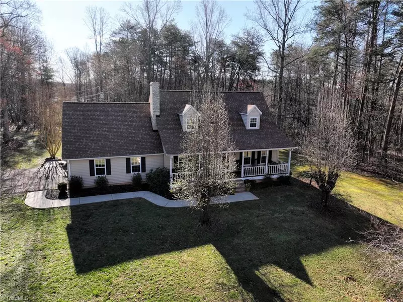 148 Rocky Knoll TRL, Pilot Mountain, NC 27041