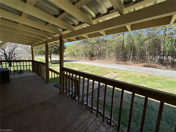 Thurmond, NC 28683,125 Center LN