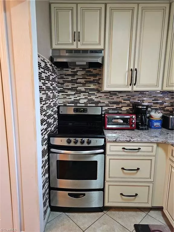 Burlington, NC 27215,1300 Warwick DR #31B