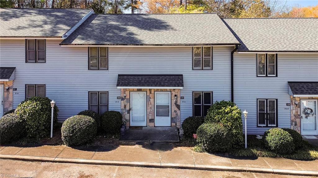 910 S Ridge CT,  Winston Salem,  NC 27107
