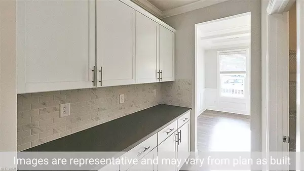 Oak Ridge, NC 27310,6301 Andrew Henry CT