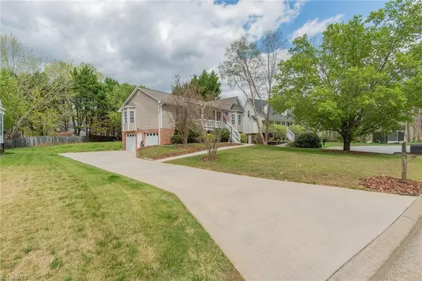 Winston Salem, NC 27107,1025 Winterside LN