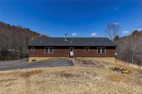 Creston, NC 28615,621 River Breeze DR