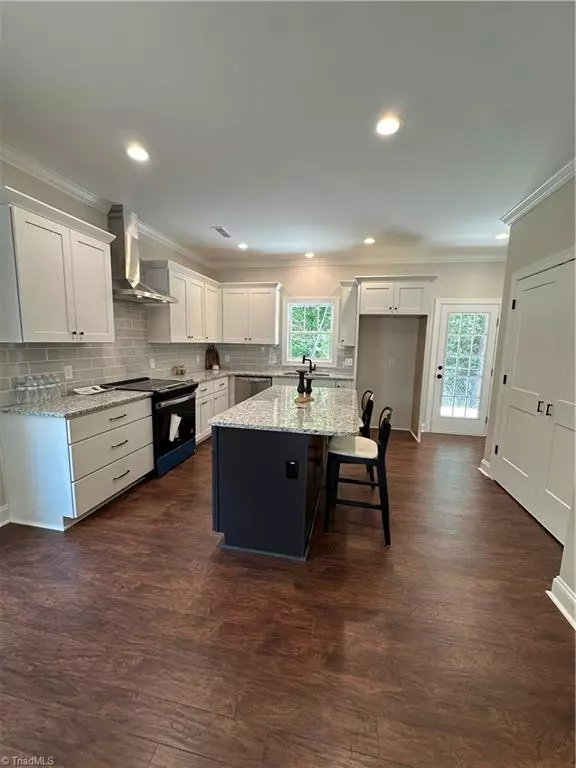 High Point, NC 27262,319 Ridgeland DR
