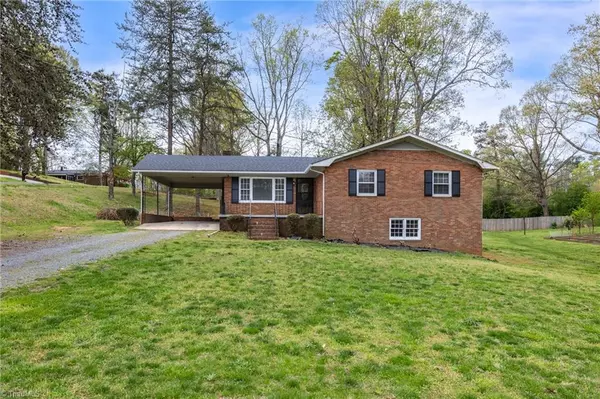 422 Twain DR, Asheboro, NC 27203