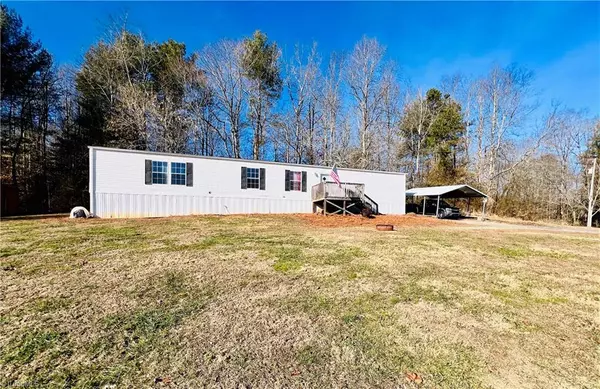 Purlear, NC 28665,326 Huffman Fork RD