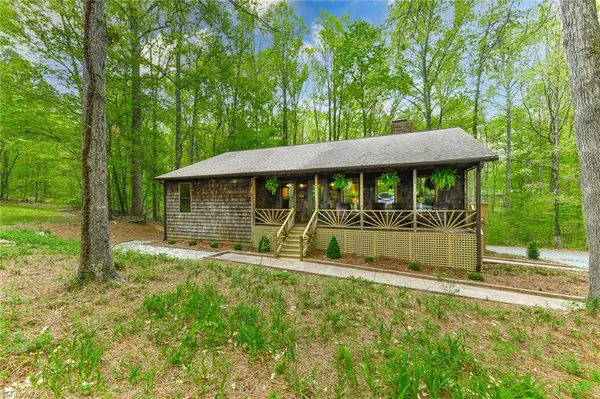 8202 Dennis RD, Germanton, NC 27019