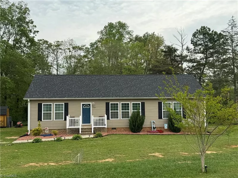 1162 Kobe RD, Boonville, NC 27011