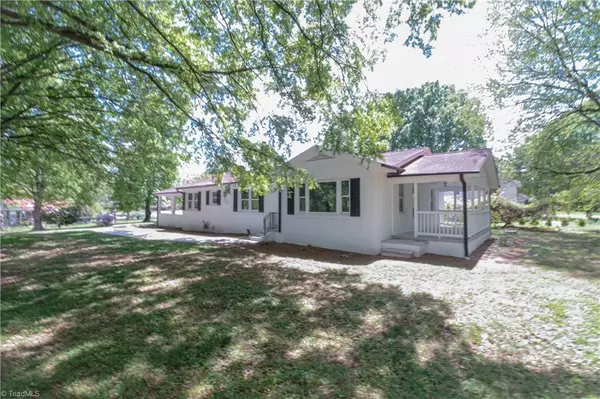 Winston Salem, NC 27106,3932 Gracemont DR