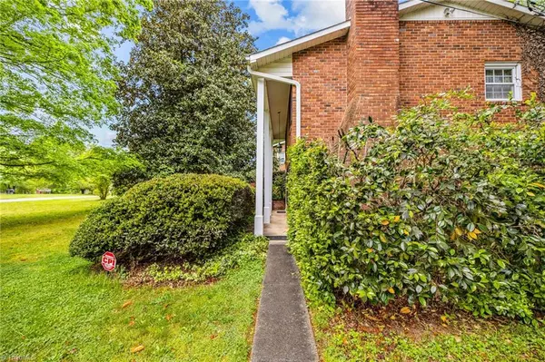 Winston Salem, NC 27106,2171 Sallies LN