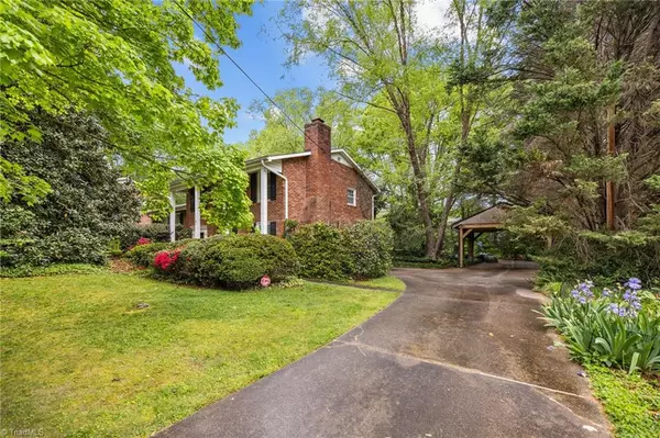 Winston Salem, NC 27106,2171 Sallies LN