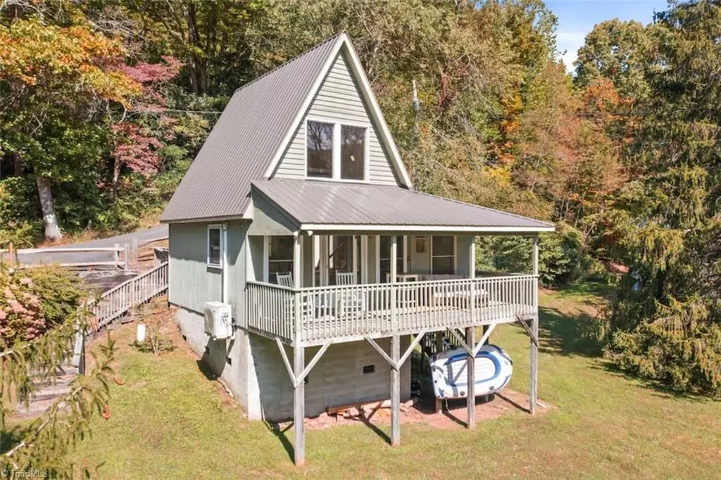 West Jefferson, NC 28694,355 Ellis RD