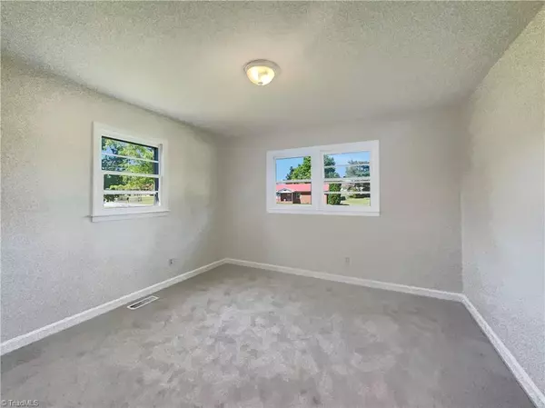 Thomasville, NC 27360,403 Heitman RD