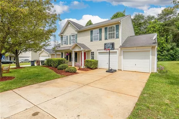 8 Loblolly CT, Browns Summit, NC 27214