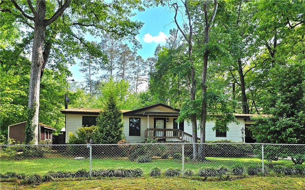 162 5th AVE, New London, NC 28127