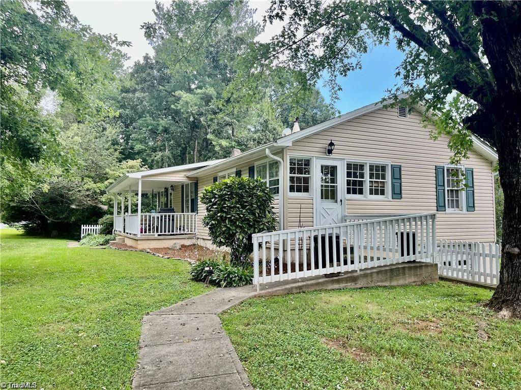 1501 Poplar Springs RD, Elkin, NC 28621