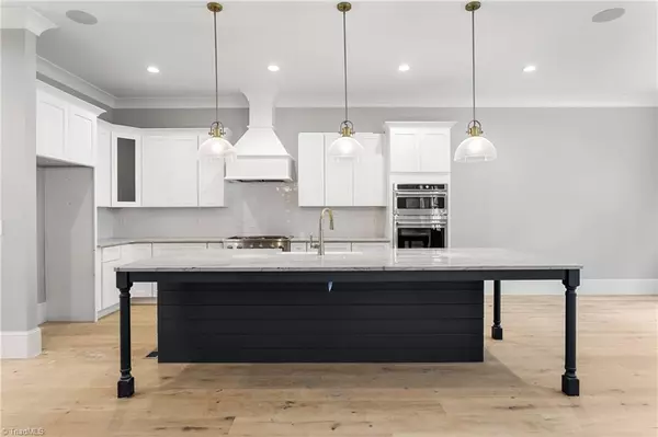 Oak Ridge, NC 27310,6392 Whitaker TRCE