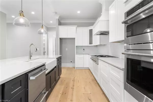 Oak Ridge, NC 27310,6392 Whitaker TRCE