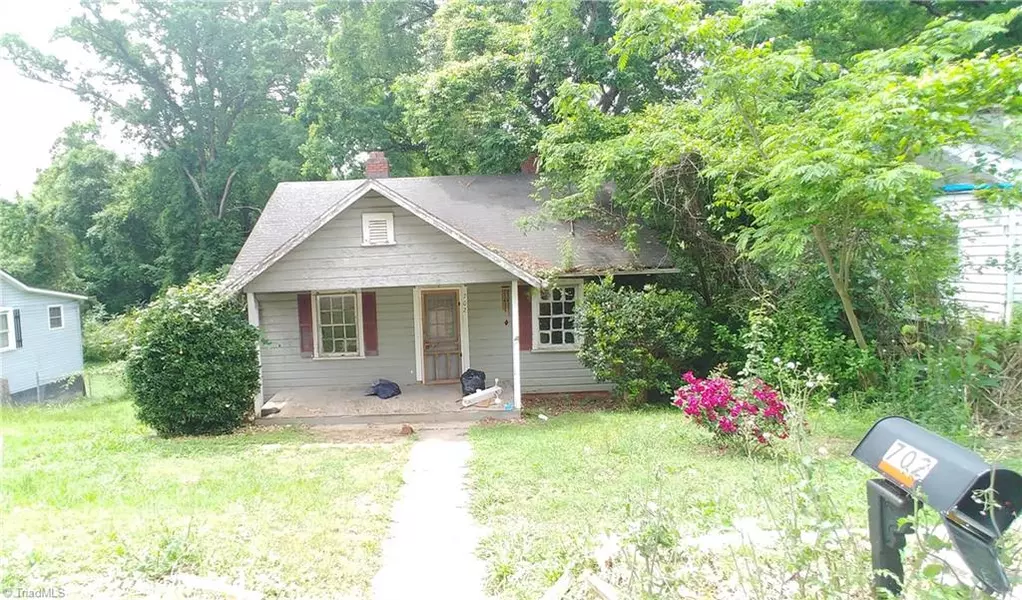 702 Roach ST, Reidsville, NC 27320