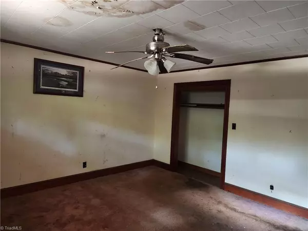 Hamptonville, NC 27020,2325 US Highway 21