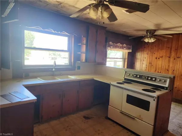 Hamptonville, NC 27020,2325 US Highway 21