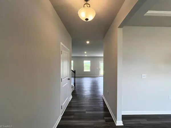 King, NC 27021,122 Cremello DR