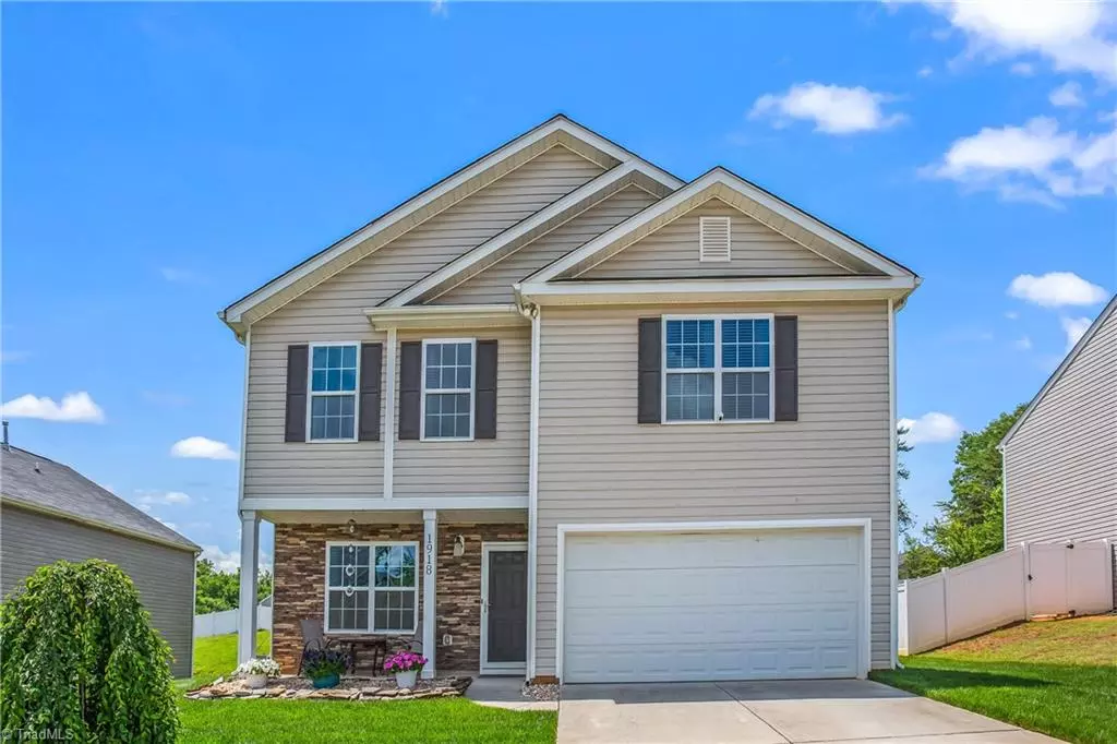 Rural Hall, NC 27045,1918 Longshadow ST