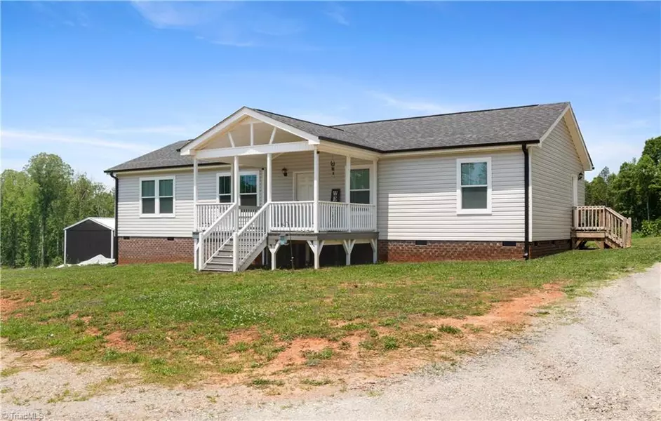 2225 Confederate DR, Rural Hall, NC 27045